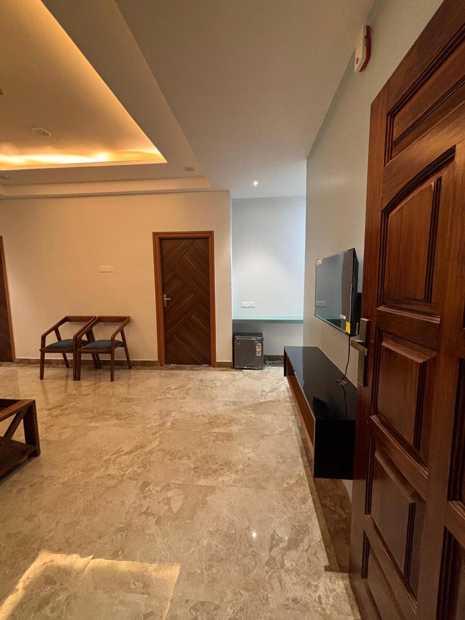 Srirangam Nandavanam Service Apartments Tiruchirappalli ภายนอก รูปภาพ